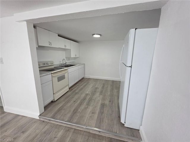 420 Fairfax DR 5, Fort Myers, FL 33905