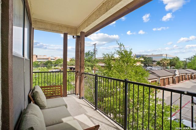 7342 Oak Manor Dr Apt 1302, San Antonio, TX 78229