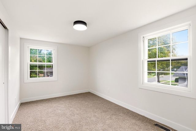 47 NEPTUNE LN, Willingboro, NJ 08046