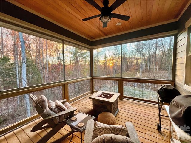 14 Cider Hill Lane, Hendersonville, NC 28792