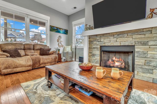 14 Cider Hill Lane, Hendersonville, NC 28792