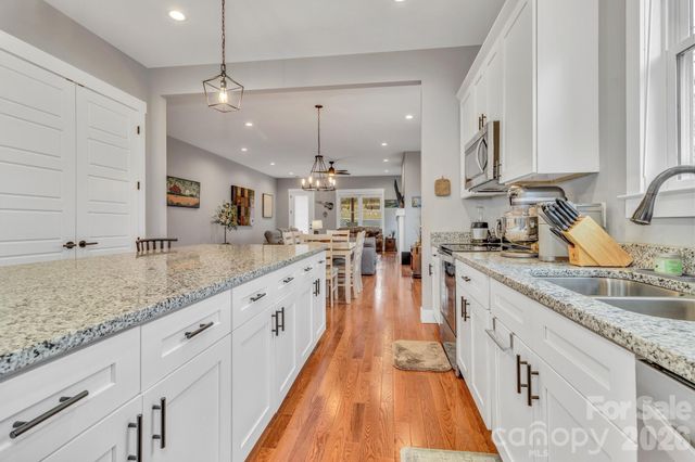 14 Cider Hill Lane, Hendersonville, NC 28792