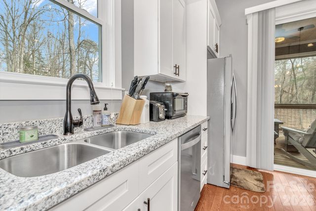 14 Cider Hill Lane, Hendersonville, NC 28792