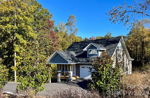 14 Cider Hill Lane, Hendersonville, NC 28792