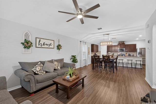 906 Red Crossbill, San Antonio, TX 78253