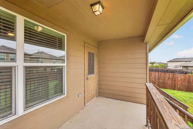 906 Red Crossbill, San Antonio, TX 78253