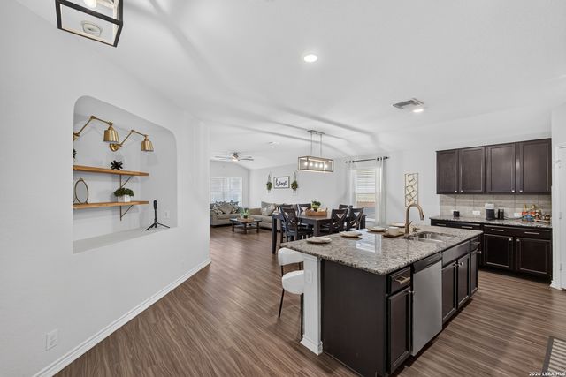 906 Red Crossbill, San Antonio, TX 78253