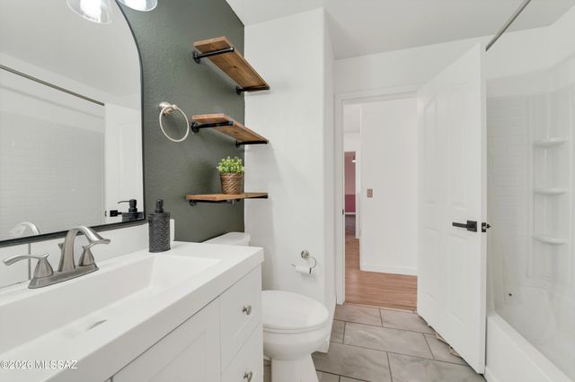 3904 W Rock Basin Lane, Tucson, AZ 85745