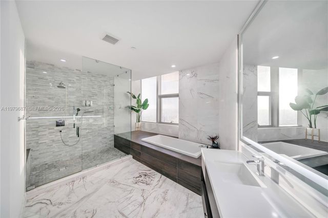 851 NE 1st Avenue Penthouse 4612, Miami, FL 33132