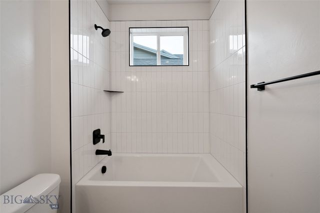 1502 Beeker Lane, Belgrade, MT 59714
