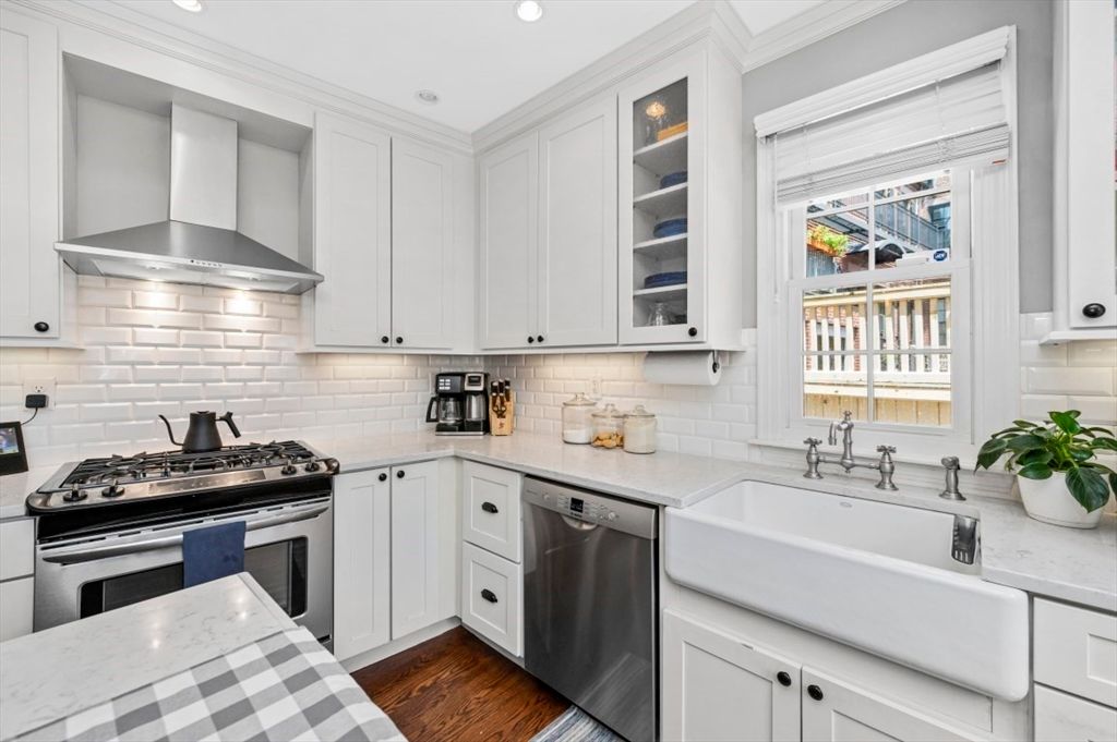 45 Rutherford Ave 1, Boston, MA 02129