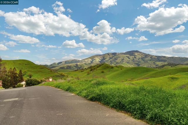 145 145 Sugar Creek Ln, Alamo, CA 94507