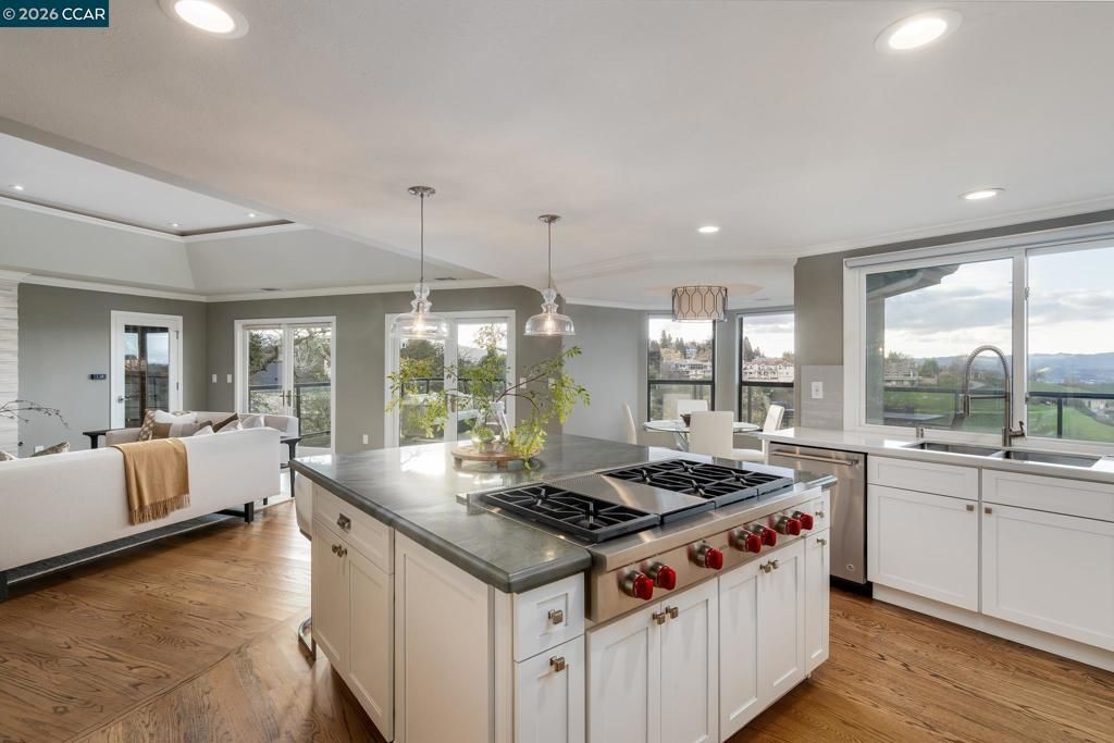 Image 14 of property listing at 145 145 Sugar Creek Ln, Alamo, CA 94507