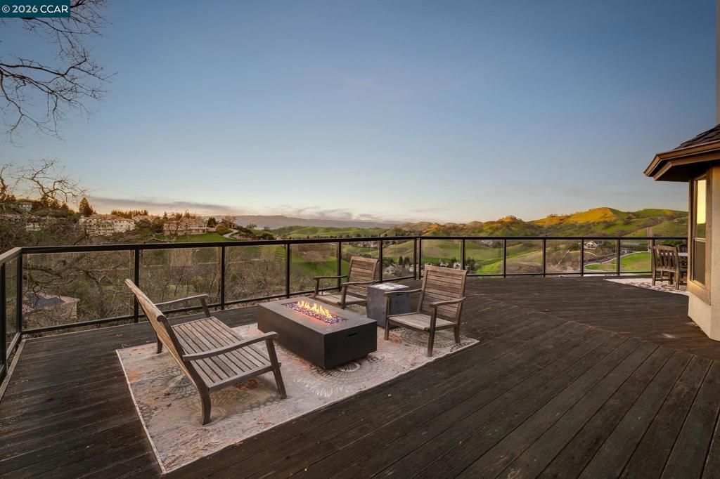 Image 2 of property listing at 145 145 Sugar Creek Ln, Alamo, CA 94507