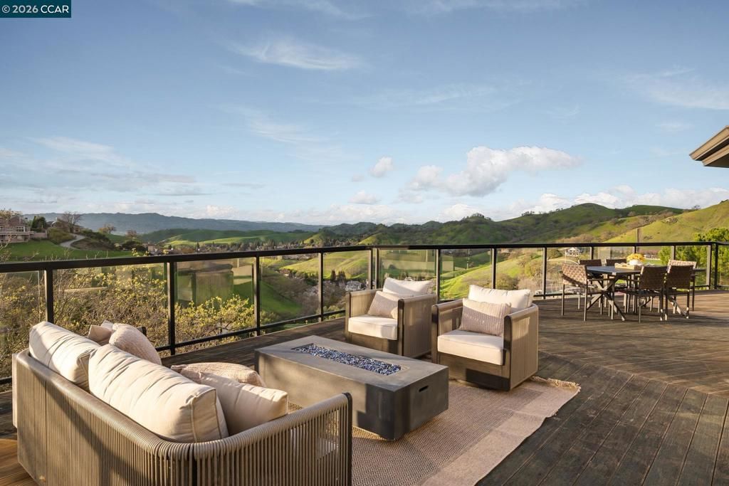 Image 32 of property listing at 145 145 Sugar Creek Ln, Alamo, CA 94507