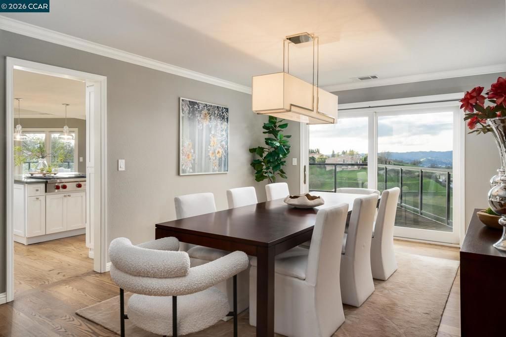 Image 8 of property listing at 145 145 Sugar Creek Ln, Alamo, CA 94507