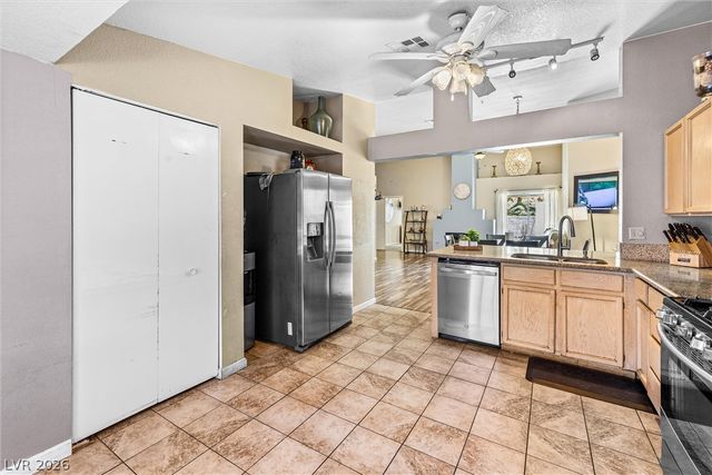 1624 Palmae Way, Las Vegas, NV 89128