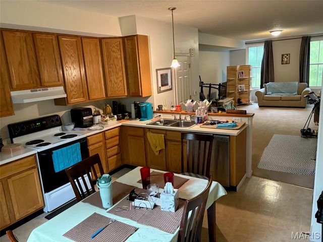 3205 Domain Street 1 & 2, St Charles, MO 63301