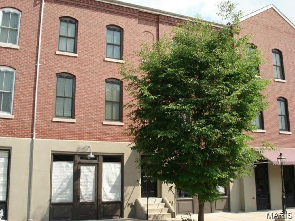 3205 Domain Street 1 & 2, St Charles, MO 63301