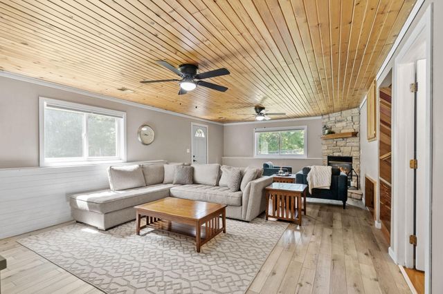 40744 Fenian Way, North Branch, MN 55056