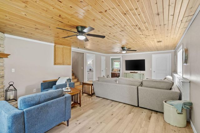 40744 Fenian Way, North Branch, MN 55056
