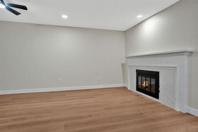 3 Still Corner Place, Spring, TX 77381