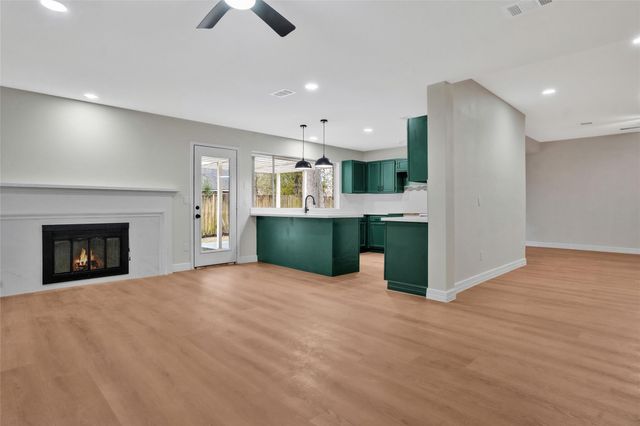 3 Still Corner Place, Spring, TX 77381