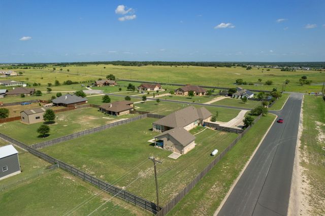 201 Wind Stone E, Jarrell, TX 76537