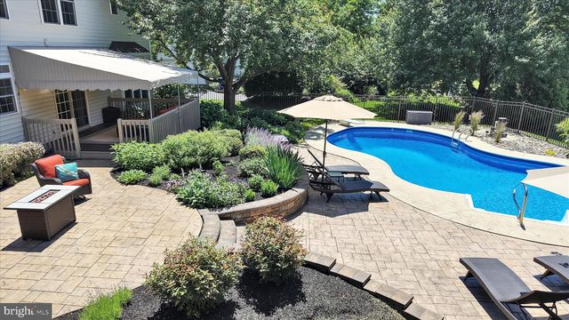 208 SOUTHGATE DR, Lancaster, PA 17602
