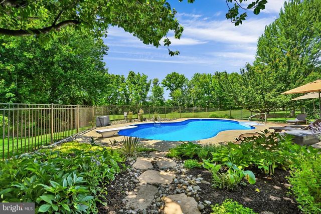 208 SOUTHGATE DR, Lancaster, PA 17602