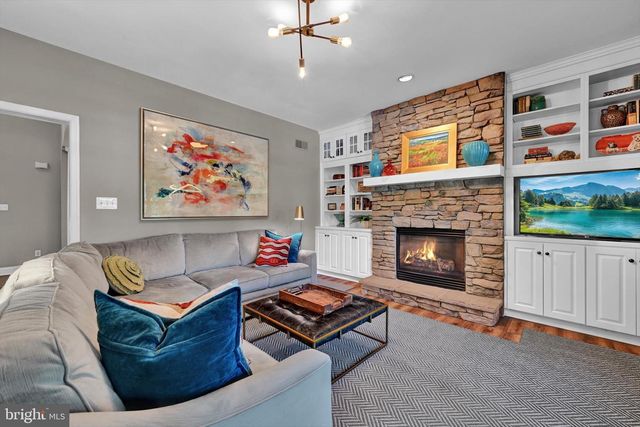 208 SOUTHGATE DR, Lancaster, PA 17602