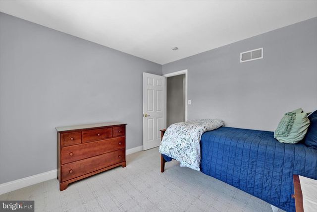 208 SOUTHGATE DR, Lancaster, PA 17602