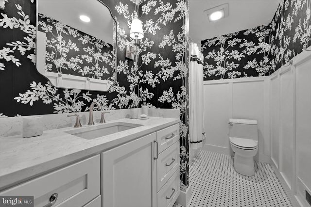 208 SOUTHGATE DR, Lancaster, PA 17602