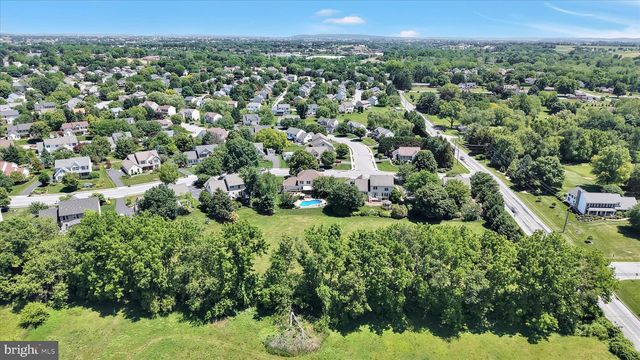 208 SOUTHGATE DR, Lancaster, PA 17602
