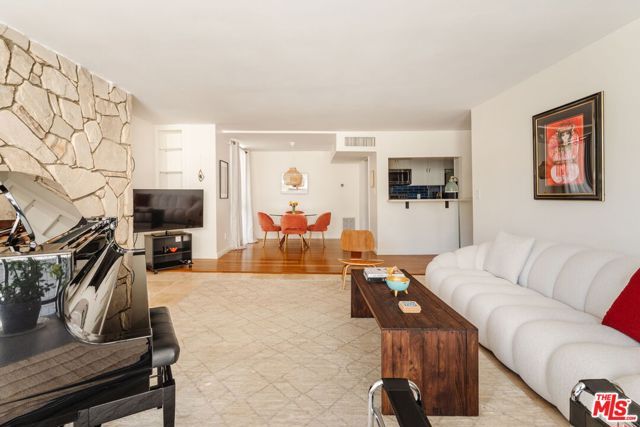 601 E Del Mar Boulevard 204, Pasadena, CA 91101