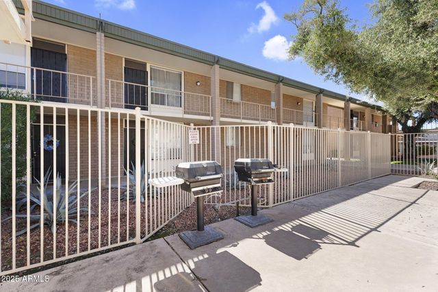 3737 E TURNEY Avenue 120, Phoenix, AZ 85018