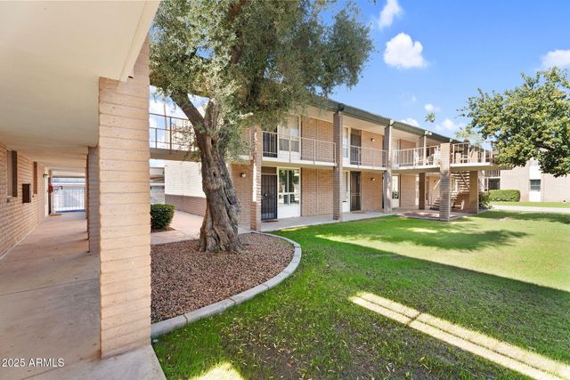 3737 E TURNEY Avenue 120, Phoenix, AZ 85018