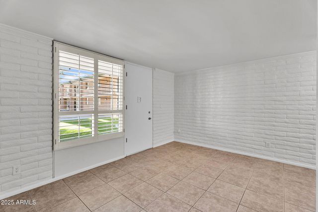 3737 E TURNEY Avenue 120, Phoenix, AZ 85018