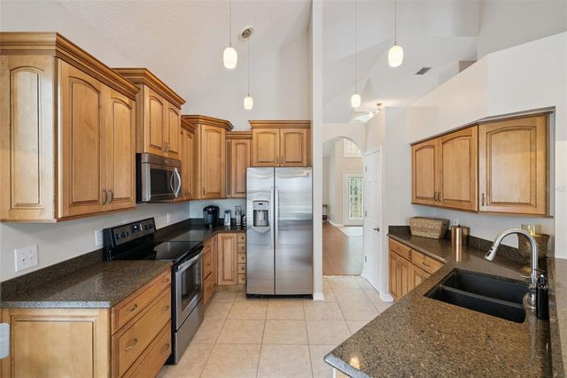 981 N LAKE CLAIRE CIRCLE, Oviedo, FL 32765