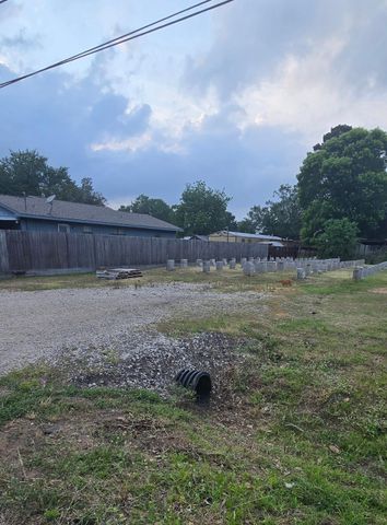 2710 Sledge Street, Waller, TX 77484