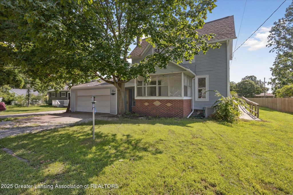 114 N Center Street, Eaton Rapids, MI 48827