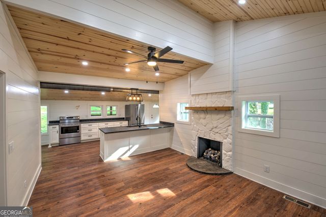 56 Hawthorn Lane, Clayton, GA 30525