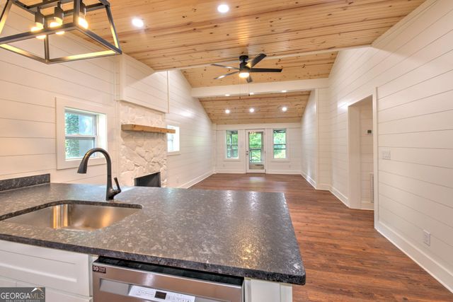 56 Hawthorn Lane, Clayton, GA 30525