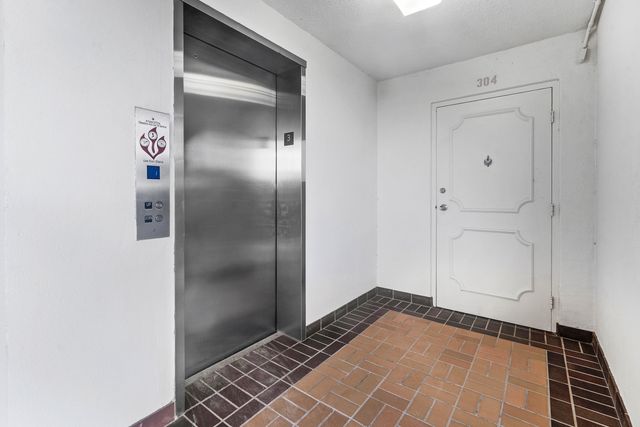 3545 S Ocean Boulevard 304, South Palm Beach, FL 33480