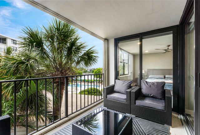 3545 S Ocean Boulevard 304, South Palm Beach, FL 33480