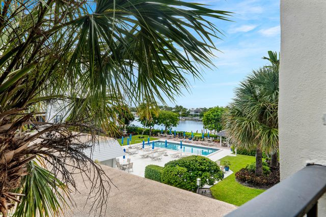 3545 S Ocean Boulevard 304, South Palm Beach, FL 33480