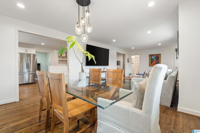 1905 OLD CREEK TRAIL, Vestavia Hills, AL 35216