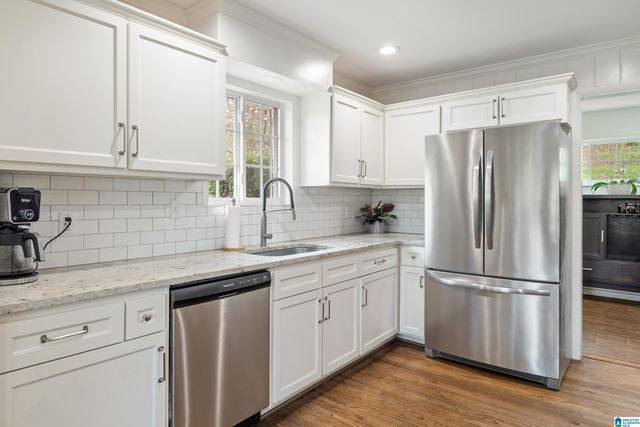 1905 OLD CREEK TRAIL, Vestavia Hills, AL 35216