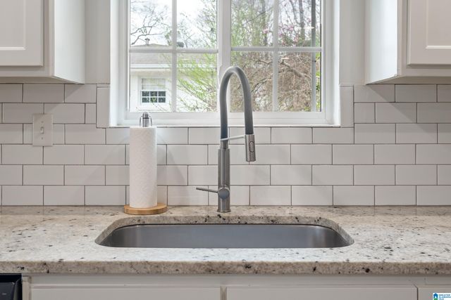 1905 OLD CREEK TRAIL, Vestavia Hills, AL 35216