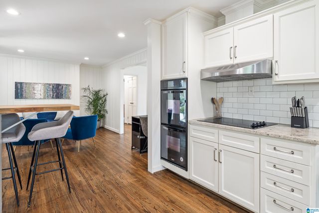 1905 OLD CREEK TRAIL, Vestavia Hills, AL 35216